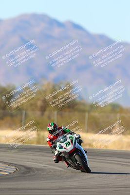 media/Jan-10-2025-CVMA Friday Practice (Fri) [[489e0da257]]/Group 4 and Trackday/Session 5 (Turn 7)/